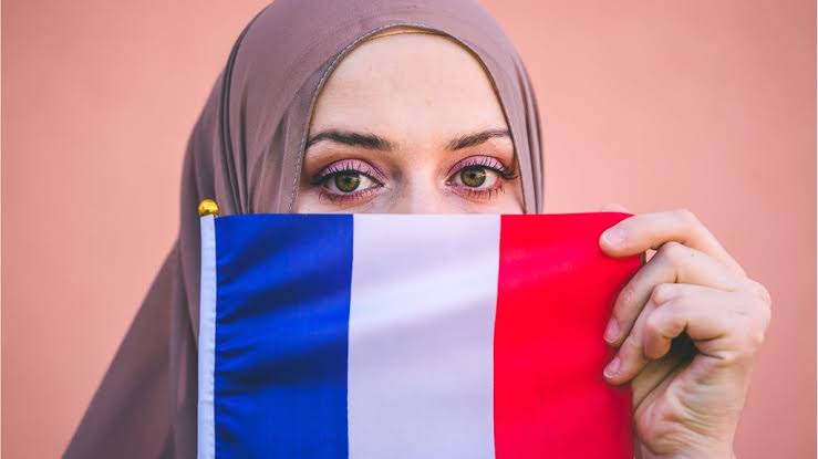 فرنسا